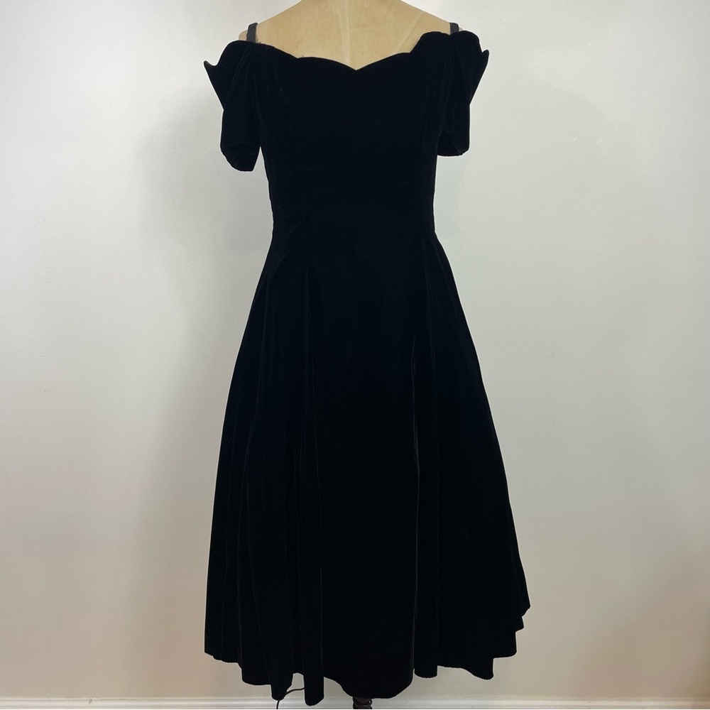 80s Velvet Dress Black 7/8 Tulle Vtg Scallop Doll Goth Alt Party LBD Formal